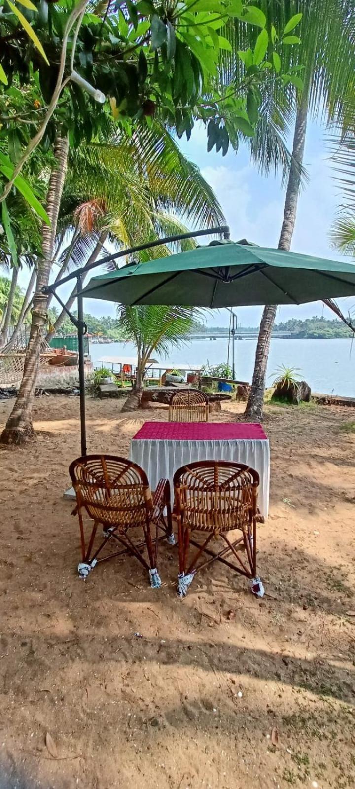 Green Island Homestay Riverside Kozhikode Eksteriør bilde