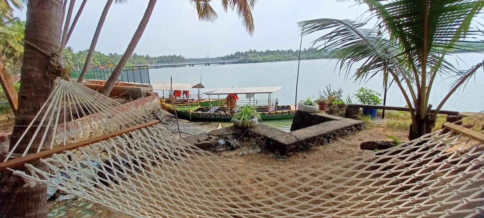 Green Island Homestay Riverside Kozhikode Eksteriør bilde